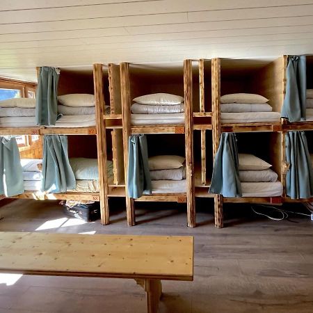 Mountain Hostel Gimmelwald Eksteriør billede