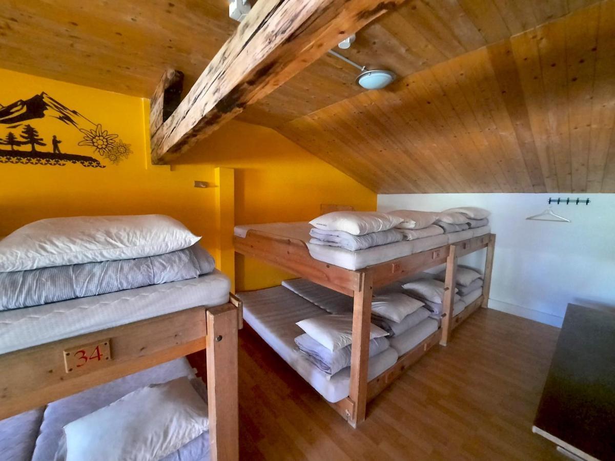 Mountain Hostel Gimmelwald Eksteriør billede