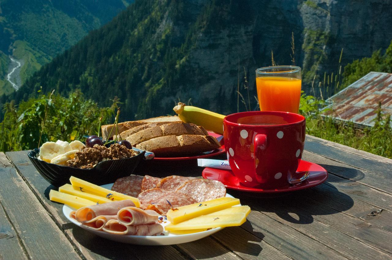 Mountain Hostel Gimmelwald Eksteriør billede